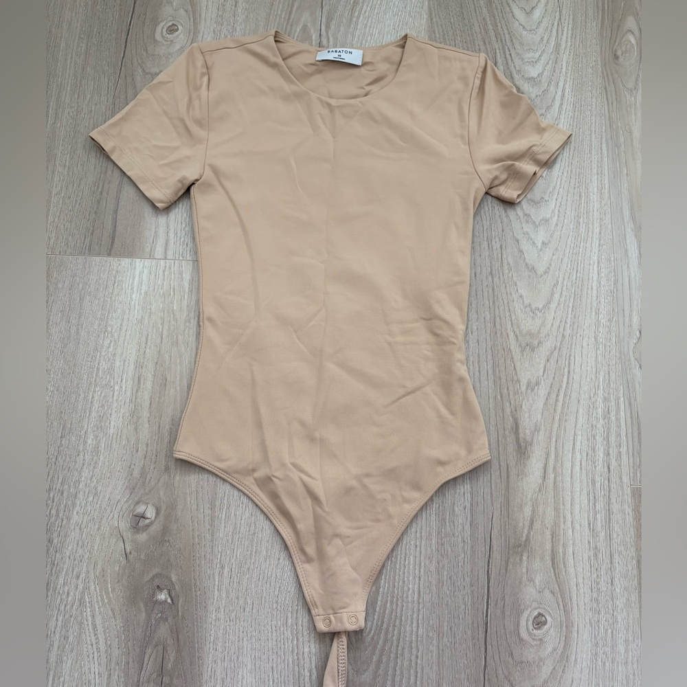 Babaton contour short sleeve tshirt bodysuit